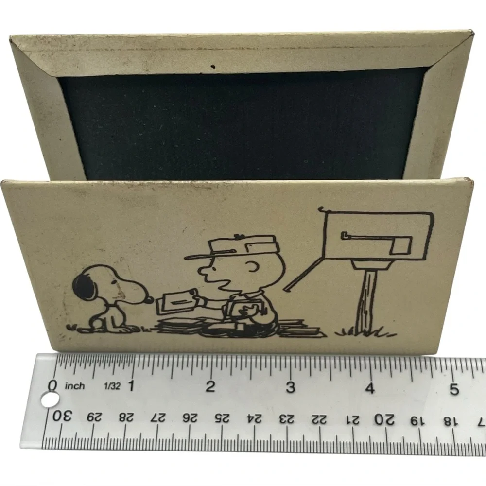 Vintage Peanuts Snoopy Charlie Brown Desk Set Mailbox Pen Cup Letter Mail Holder